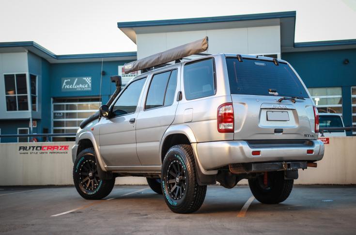 NISSAN PATHFINDER HEIST SATIN BLACK